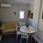 Lugas Miskolctapolca 2 Hálószoba Dézsa és Jakuzzi Közel A Barlangfürdőhöz Appartement