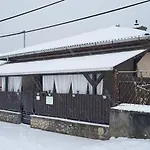 Lugas Miskolctapolca 2 Hálószoba Dézsa és Jakuzzi Közel A Barlangfürdőhöz