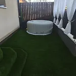 Lugas Miskolctapolca 2 Hálószoba Dézsa és Jakuzzi Közel A Barlangfürdőhöz Appartement *