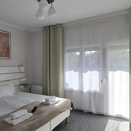 Lugas Miskolctapolca 2 Haloszoba Dezsa Es Jakuzzi Koezel A Barlangfuerdohoez Miskolc