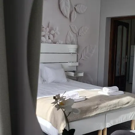 Lugas Miskolctapolca 2 Haloszoba Dezsa Es Jakuzzi Koezel A Barlangfuerdohoez * Miskolc