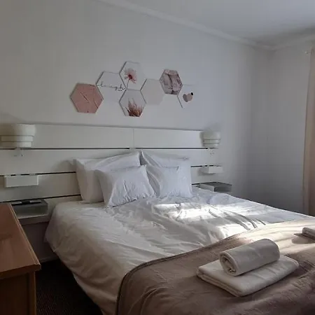 Apartment Lugas Miskolctapolca 2 Haloszoba Dezsa Es Jakuzzi Koezel A Barlangfuerdohoez *