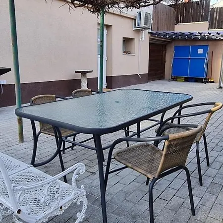 Lugas Miskolctapolca 2 Haloszoba Dezsa Es Jakuzzi Koezel A Barlangfuerdohoez