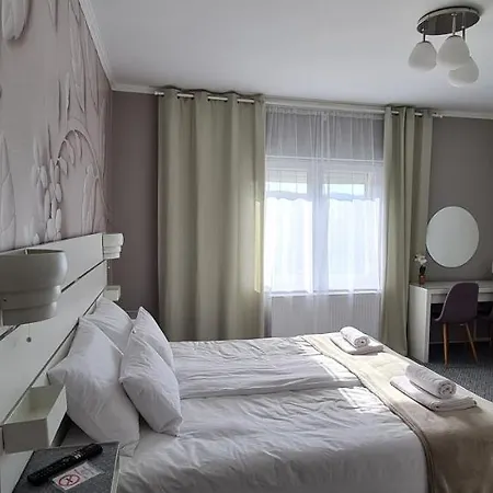 Lugas Miskolctapolca 2 Haloszoba 50m2 Dezsa Es Jakuzzi Koezel A Barlangfuerdohoez * Miskolc
