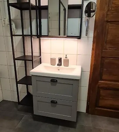 Lugas Miskolctapolca 2 Haloszoba Dezsa Es Jakuzzi Koezel A Barlangfuerdohoez