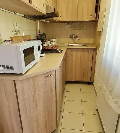Lugas Miskolctapolca 2 Haloszoba 50m2 Dezsa Es Jakuzzi Koezel A Barlangfuerdohoez *