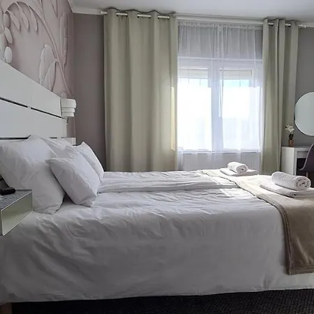 Lugas Miskolctapolca 2 Haloszoba Dezsa Es Jakuzzi Koezel A Barlangfuerdohoez Apartment *