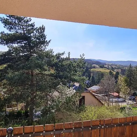 Lugas Miskolctapolca 2 Haloszoba Dezsa Es Jakuzzi Koezel A Barlangfuerdohoez *