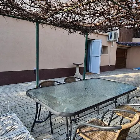 Apartment Lugas Miskolctapolca 2 Haloszoba Dezsa Es Jakuzzi Koezel A Barlangfuerdohoez