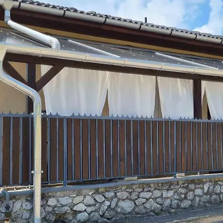 Lugas Miskolctapolca 2 Haloszoba Dezsa Es Jakuzzi Koezel A Barlangfuerdohoez *