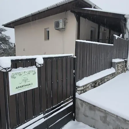 Lugas Miskolctapolca 2 Haloszoba Dezsa Es Jakuzzi Koezel A Barlangfuerdohoez Apartment *