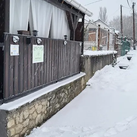 Lugas Miskolctapolca 2 Haloszoba Dezsa Es Jakuzzi Koezel A Barlangfuerdohoez Apartment Miskolc