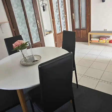 Apartament Lugas Miskolctapolca 2 Haloszoba Dezsa Es Jakuzzi Koezel A Barlangfuerdohoez