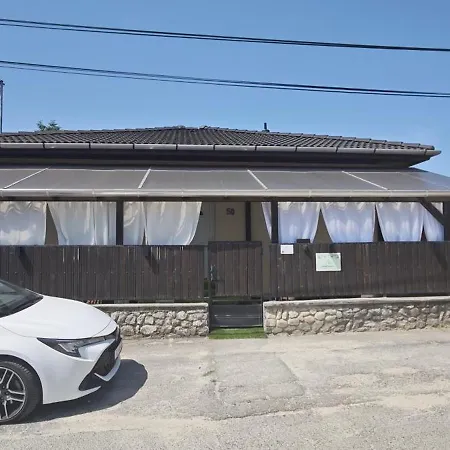 Апартаменты Lugas Miskolctapolca 2 Haloszoba 50m2 Dezsa Es Jakuzzi Koezel A Barlangfuerdohoez Мишкольц