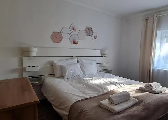 Апартаменты Lugas Miskolctapolca 2 Haloszoba 50m2 Dezsa Es Jakuzzi Koezel A Barlangfuerdohoez *