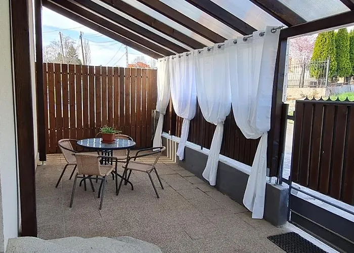 Lugas Miskolctapolca 2 Haloszoba 50m2 Dezsa Es Jakuzzi Koezel A Barlangfuerdohoez *