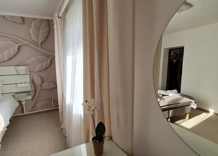 Lugas Miskolctapolca 2 Haloszoba 50m2 Dezsa Es Jakuzzi Koezel A Barlangfuerdohoez * 米什科尔茨