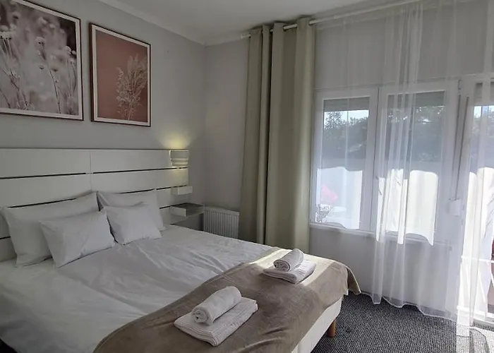 Lugas Miskolctapolca 2 Haloszoba 50m2 Dezsa Es Jakuzzi Koezel A Barlangfuerdohoez