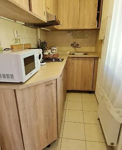 Lugas Miskolctapolca 2 Haloszoba 50m2 Dezsa Es Jakuzzi Koezel A Barlangfuerdohoez *