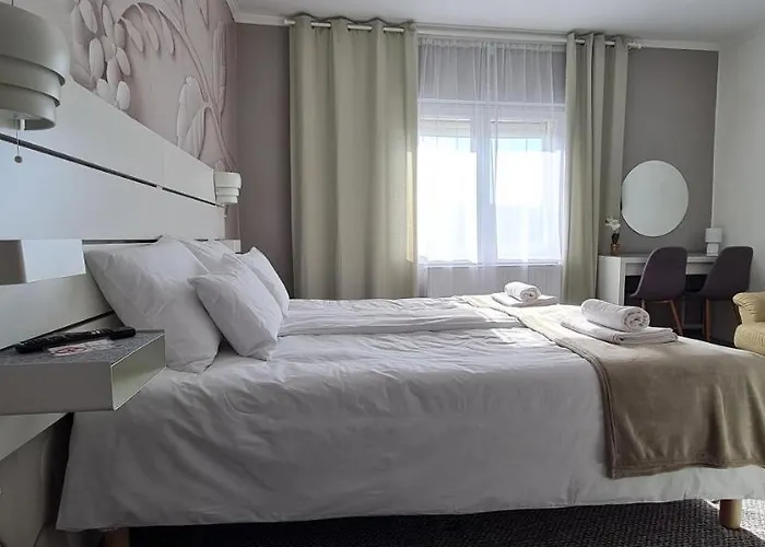 Lugas Miskolctapolca 2 Haloszoba 50m2 Dezsa Es Jakuzzi Koezel A Barlangfuerdohoez Апартаменты *