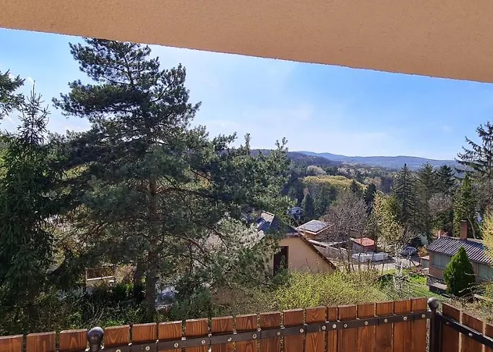 Lugas Miskolctapolca 2 Haloszoba 50m2 Dezsa Es Jakuzzi Koezel A Barlangfuerdohoez *