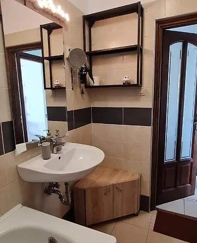 Апартаменты Lugas Miskolctapolca 2 Haloszoba 50m2 Dezsa Es Jakuzzi Koezel A Barlangfuerdohoez