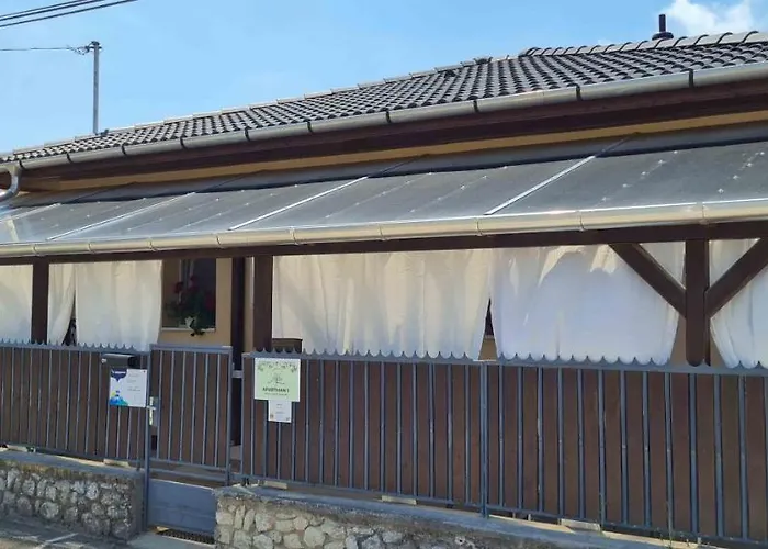 Апартаменты Lugas Miskolctapolca 2 Haloszoba 50m2 Dezsa Es Jakuzzi Koezel A Barlangfuerdohoez Мишкольц