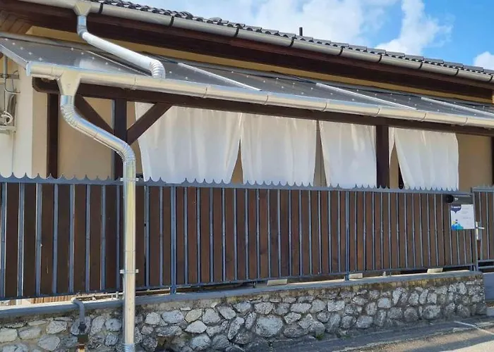 Lugas Miskolctapolca 2 Haloszoba 50m2 Dezsa Es Jakuzzi Koezel A Barlangfuerdohoez *