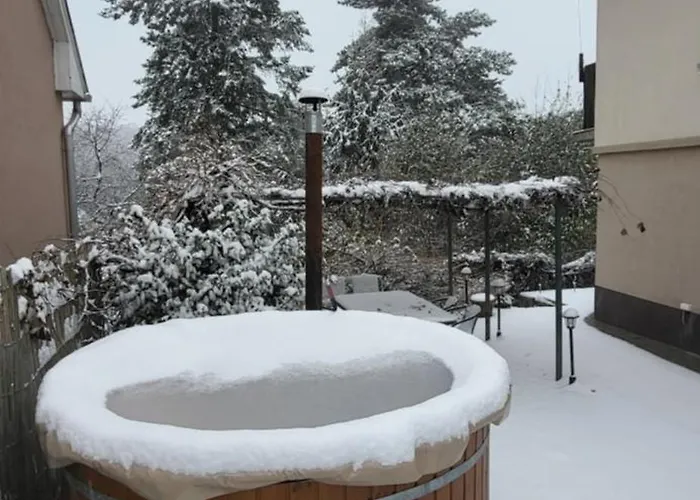 Lugas Miskolctapolca 2 Haloszoba 50m2 Dezsa Es Jakuzzi Koezel A Barlangfuerdohoez Апартаменты