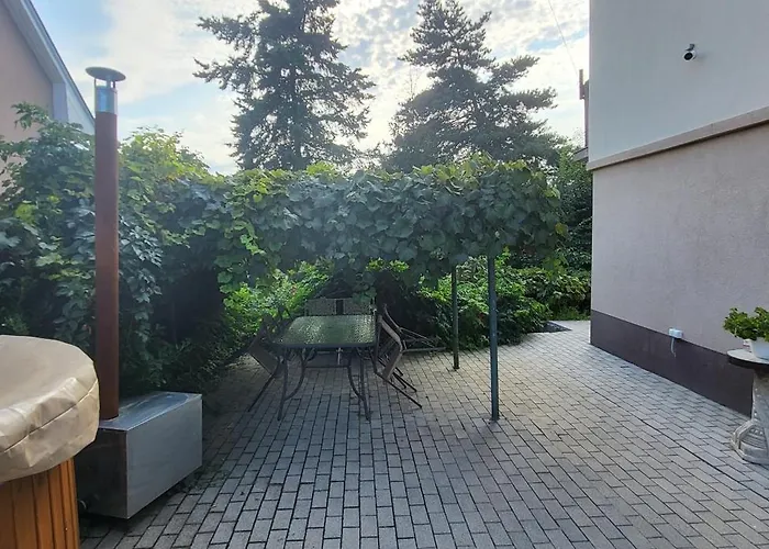 Lugas Miskolctapolca 2 Haloszoba 50m2 Dezsa Es Jakuzzi Koezel A Barlangfuerdohoez Мишкольц