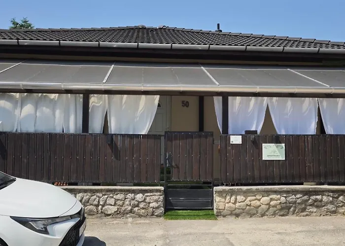 Lugas Miskolctapolca 2 Haloszoba 50m2 Dezsa Es Jakuzzi Koezel A Barlangfuerdohoez Апартаменты