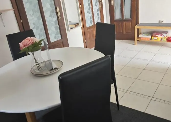 Апартаменты Lugas Miskolctapolca 2 Haloszoba 50m2 Dezsa Es Jakuzzi Koezel A Barlangfuerdohoez