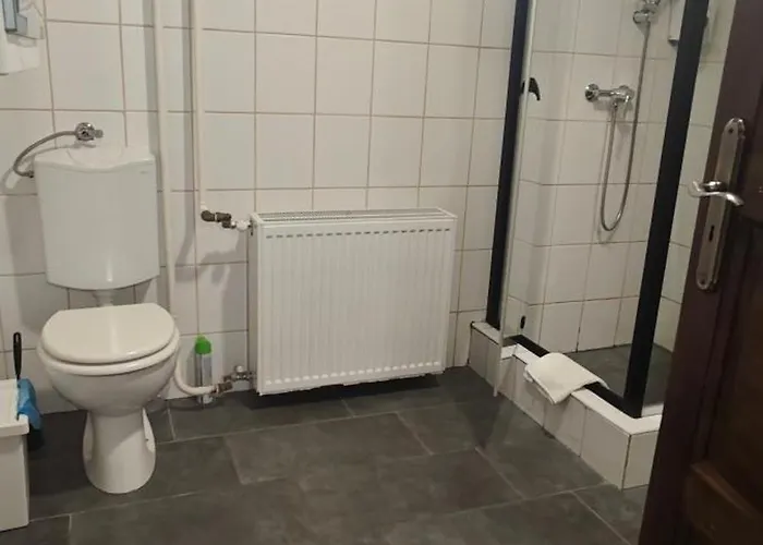 Апартаменты Lugas Miskolctapolca 2 Haloszoba 50m2 Dezsa Es Jakuzzi Koezel A Barlangfuerdohoez Мишкольц